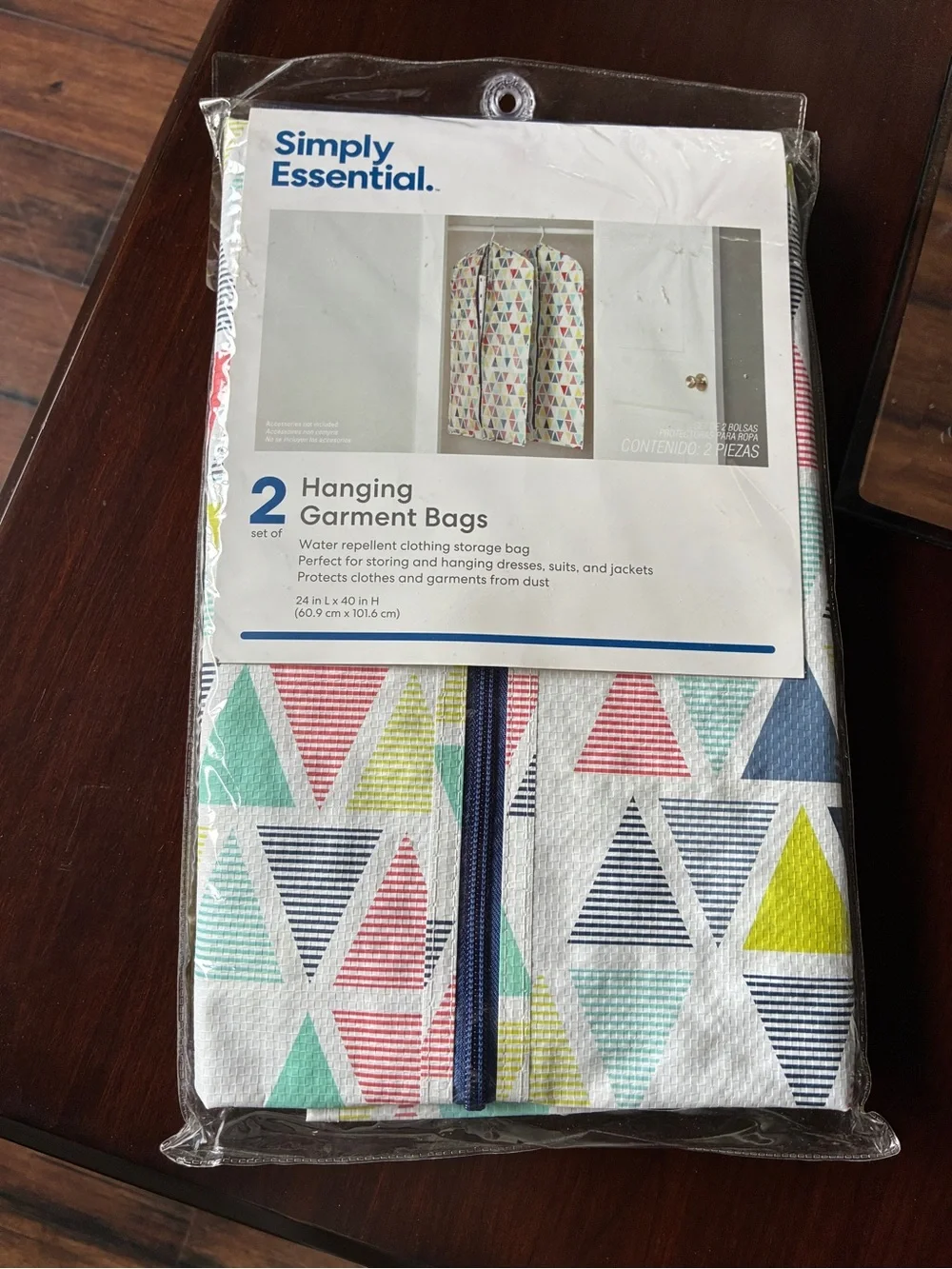 NWT! White Triangle Print Hanging Garment Bags - Set of 2